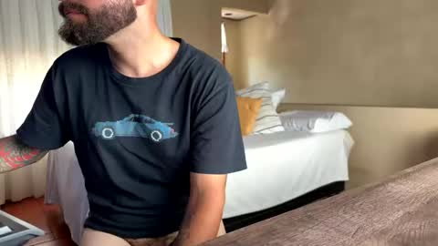 nicolas online show from 5, 3, 2026