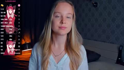 Nicoletta online show from 17, 9, 2025