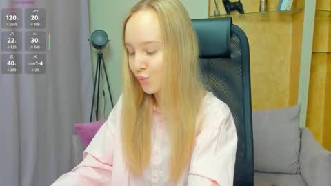 Nicoletta online show from 24, 11, 2025