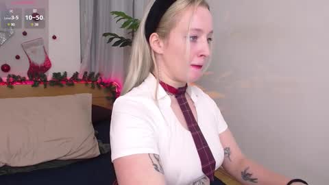 Snapshot of nicole__aniston__ chatting on 4, 1, 2025 Nicole online show from 4, 1, 2025