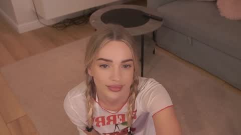 Snapshot of nicole_blueberry chatting on 3, 7, 2026 Nicole online show from 3, 7, 2026