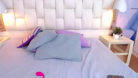 Nicole online show from 14, 11, 2025