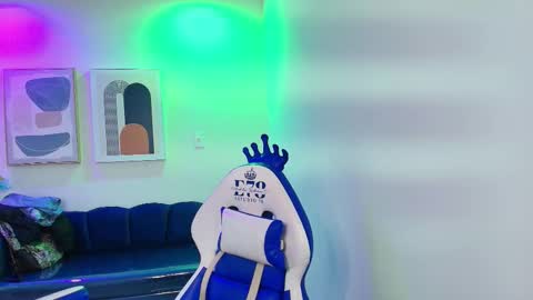 Nicolle online show from 5, 2, 2026