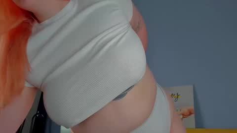 Snapshot of nicole_wans chatting on 19, 9, 2025 Nicole online show from 19, 9, 2025