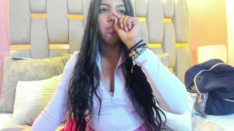 nicolee_fisherr online show from 10, 4, 2026