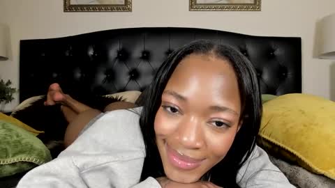 Snapshot of nicolesolace chatting on 27, 2, 2025 Nicole online show from 27, 2, 2025