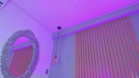 Snapshot of nicolesteele_ chatting on 1, 12, 2025 Nicole online show from 1, 12, 2025