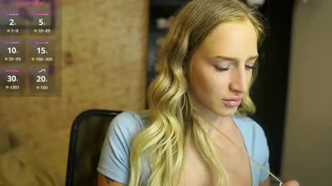 Snapshot of nicolette__shea_ chatting on 19, 10, 2025 nicolette__shea_ online show from 19, 10, 2025