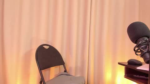 Nicol  online show from 8, 2, 2025