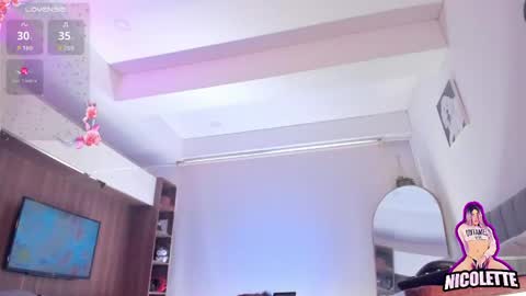 Snapshot of nicolette_tay chatting on 26, 4, 2026 Nicol online show from 26, 4, 2026