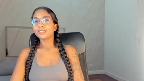 Snapshot of nicoll_ruiz_ chatting on 14, 4, 2026 Nicol online show from 14, 4, 2026