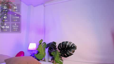 nicolle_evanss_ online show from 27, 3, 2026