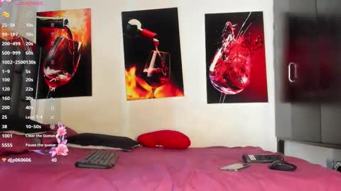 nicolle_hanks1 online show from 25, 9, 2025