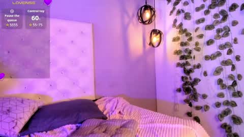 Nicolle online show from 4, 4, 2026