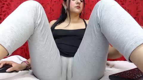 Snapshot of nicolleowens chatting on 19, 5, 2026 NICOLLE online show from 19, 5, 2026