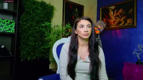 Nicolle online show from 15, 2, 2026