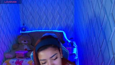 Nicolle Miley online show from 30, 10, 2025