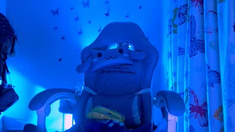 Nicolle Miley online show from 22, 3, 2026