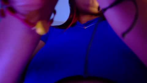 Nicolle Miley online show from 17, 7, 2026