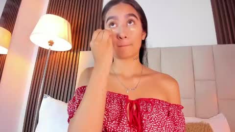 Snapshot of nicolqueen_ chatting on 30, 4, 2026 NICOL online show from 30, 4, 2026