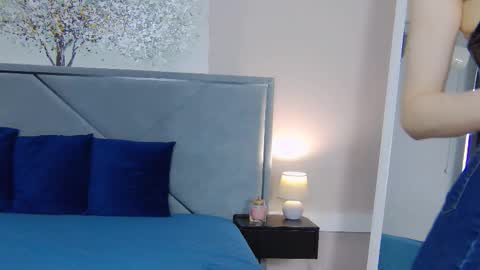 Snapshot of nicolros chatting on 5, 12, 2025 NicolRos online show from 5, 12, 2025