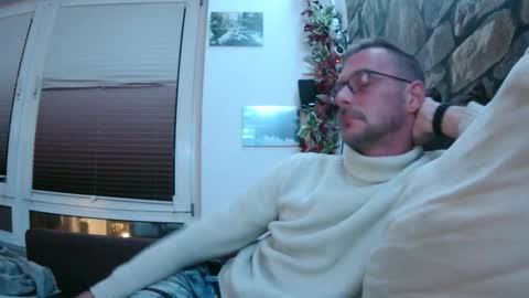 Snapshot of nighthawk28 chatting on 15, 12, 2025 MikeVanDyck online show from 15, 12, 2025