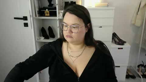 Holly online show from 26, 3, 2026