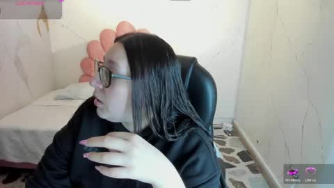 Snapshot of niickyjones chatting on 9, 6, 2026 Anni online show from 9, 6, 2026