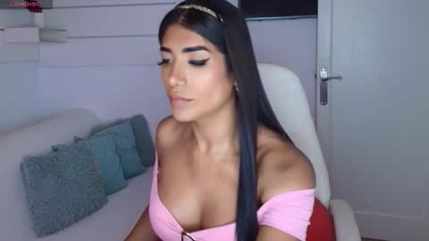 Snapshot of niickylovee chatting on 13, 10, 2025 Nicolle Bustamante online show from 13, 10, 2025