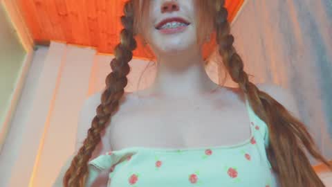 Snapshot of niilaa chatting on 14, 11, 2025 of Nylasweet online show from 14, 11, 2025