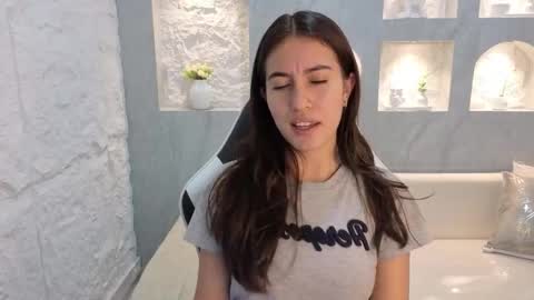 Snapshot of nikka_tx chatting on 24, 10, 2025 Online 2200 to 600 online show from 24, 10, 2025