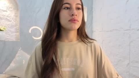 Snapshot of nikka_tx chatting on 31, 10, 2025 Online 2200 to 600 online show from 31, 10, 2025