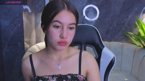 Snapshot of nikka_tx chatting on 18, 12, 2025 Online 2200 to 600 online show from 18, 12, 2025