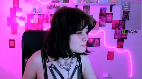 Snapshot of nikki_kiss_ chatting on 25, 4, 2026 nikki_kiss_ online show from 25, 4, 2026