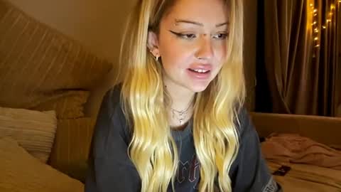 Snapshot of nikki_whatever chatting on 25, 12, 2024 nicolette online show from 25, 12, 2024