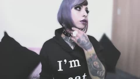 Nikki Ramone   online show from 16, 9, 2025