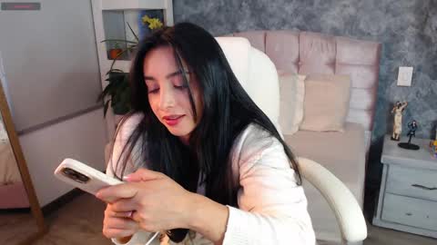 Snapshot of niko_robin chatting on 8, 5, 2026 Niko Robin online show from 8, 5, 2026