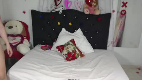 nikol_winick online show from 16, 2, 2025