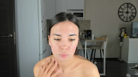 Bella online show from 4, 4, 2026