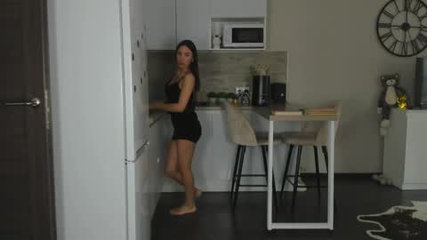 Snapshot of nilliluv chatting on 23, 4, 2026 Bella online show from 23, 4, 2026