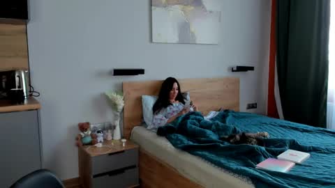 Snapshot of nilliluv chatting on 18, 5, 2026 Bella online show from 18, 5, 2026