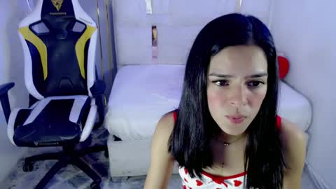 NINA AND COBY online show from 3, 5, 2026