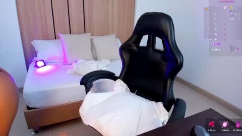 N I N A online show from 26, 3, 2026