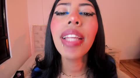 Nina Fox  online show from 30, 5, 2026