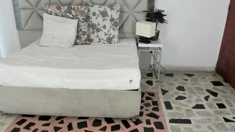  Nina  online show from 27, 9, 2025