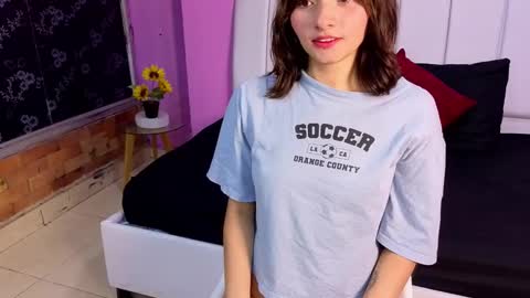 Snapshot of nina_sweetdoll chatting on 6, 11, 2025 Nina online show from 6, 11, 2025