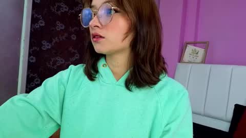 Snapshot of nina_sweetdoll chatting on 10, 11, 2025 Nina online show from 10, 11, 2025