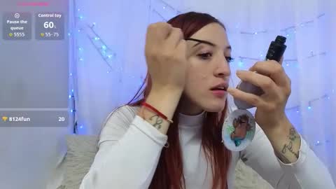 Snapshot of ninaa_fox chatting on 8, 5, 2026 Ninaa fox online show from 8, 5, 2026