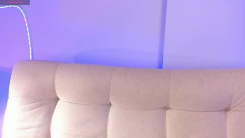 Nina Angel online show from 15, 4, 2026