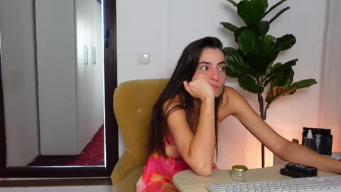 Snapshot of ninacrystal chatting on 10, 9, 2025 NinaCrystal online show from 10, 9, 2025